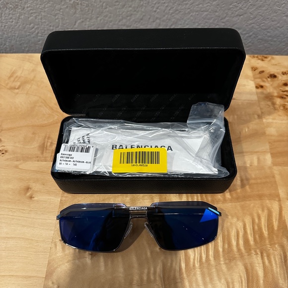 Balenciaga Square Frame sunglasses - Picture 4 of 6